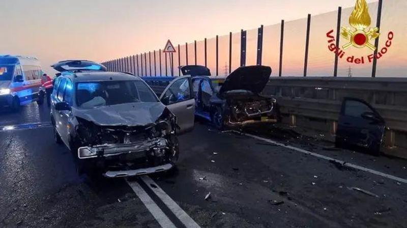 Schianto frontale tra auto a Ossona: morto 80enne. Paura per una famiglia con 4 bimbi Schianto frontale tra auto a Ossona: morto 80enne. Paura per una famiglia con 4 bimbi