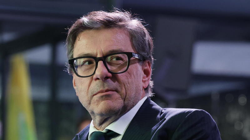 Solo in Italia basta guadagnare 2.500 euro al mese per essere considerati Paperoni