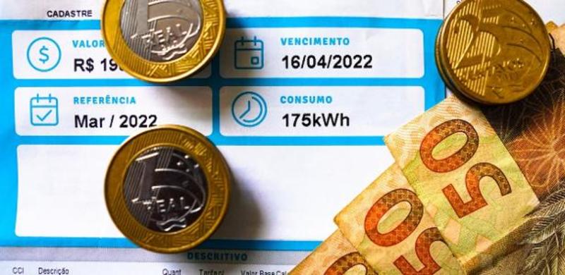 Conta de luz pode ficar mais barata para quem usa energia fora do pico Conta de luz pode ficar mais barata para quem usa energia fora do pico