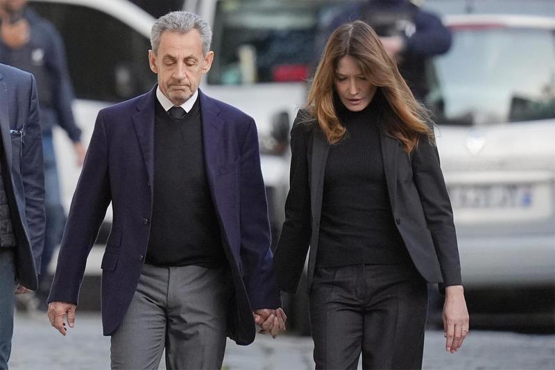 Sarkozy lascia il carcere: l’ex presidente sarà in libertà vigilata