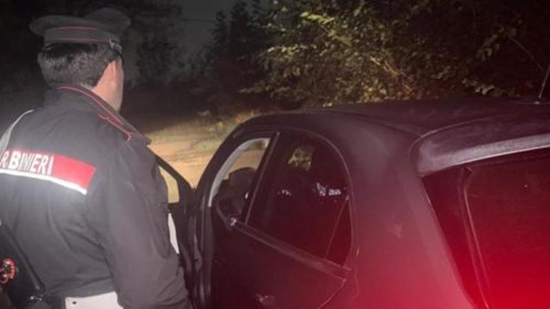 Crema: si tuffa nel fiume per sfuggire ai carabinieri, poi entra in un negozio tutto bagnato e ruba abiti asciutti