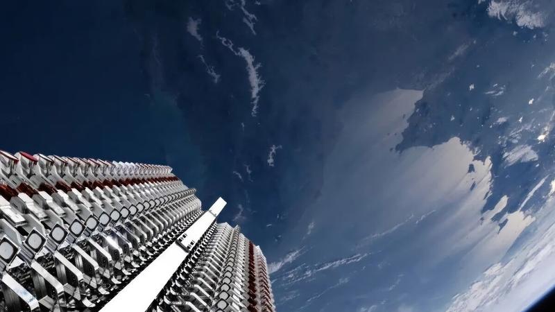 Musk e l’immagine che cambierà il mondo: ecco perché con Starlink punta dritto ai nostri dati (e al dominio assoluto delle comunicazioni)