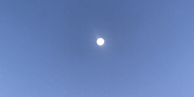 Why is it so hard to take a good photo of the Moon with my phone?