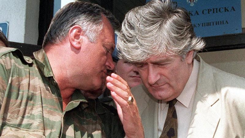 Cecchini italiani a Sarajevo, il testimone: “Ho visto tiratori turistici, avevano armi da caccia e abiti civili” Cecchini italiani a Sarajevo, il testimone: “Ho visto tiratori turistici, avevano armi da caccia e abiti civili”