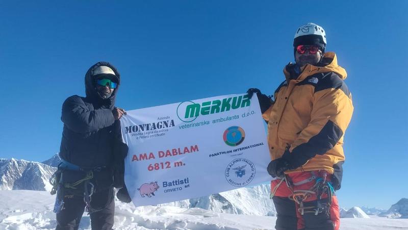Più forte di freddo e valanghe: l’alpinista cremonese Filippo Ruffoni in cima all’Ama Dablam Più forte di freddo e valanghe: l’alpinista cremonese Filippo Ruffoni in cima all’Ama Dablam