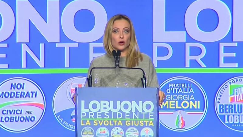 Meloni carica i suoi: “Sinistra supponente. Io ascolto il popolo”. Salvini: “Fuori dalle p... i migranti che non ci rispettano”