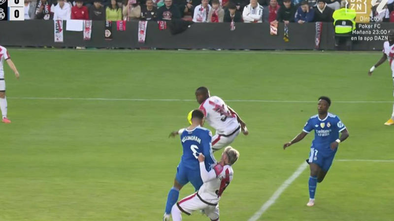 Para el CTA lo de Chavarría a Bellingham no fue penalti