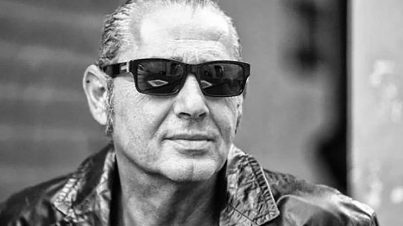 Luca Carboni sul palco del Forum chiama a raccolta colleghi (e amici): Jovanotti, Elisa e Cesare Cremonini Luca Carboni sul palco del Forum chiama a raccolta colleghi (e amici): Jovanotti, Elisa e Cesare Cremonini