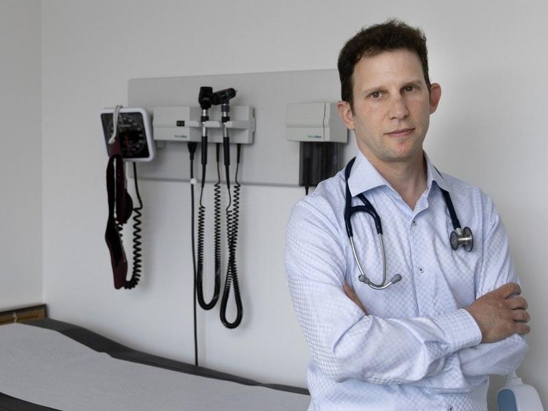 Hanes: Bill 2 will force family clinics to close, Quebec doctors warn