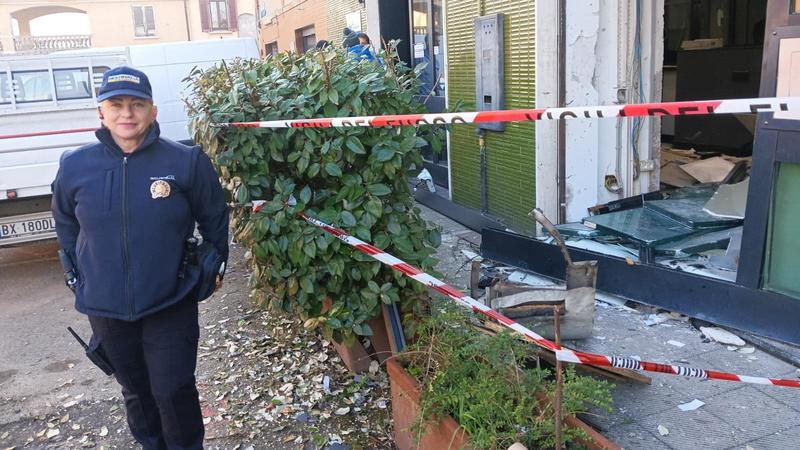 Casalpusterlengo, colpo con l’esplosivo alla banca Centropadana: ladri in fuga con il bottino Casalpusterlengo, colpo con l’esplosivo alla banca Centropadana: ladri in fuga con il bottino