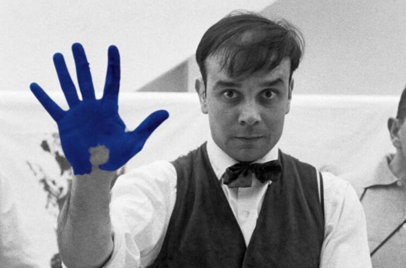 Un retazo del “Azul infinito” de Klein subastado en €18.4 millones Un retazo del “Azul infinito” de Klein subastado en €18.4 millones