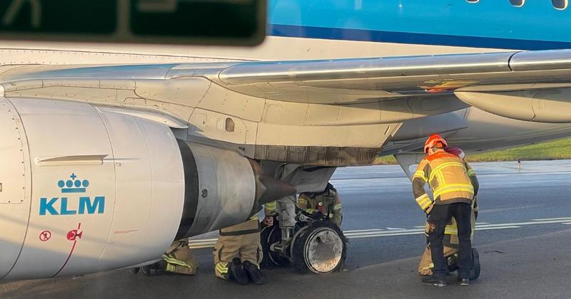 Shock as landing gear collapses on Norwich flight to major airport