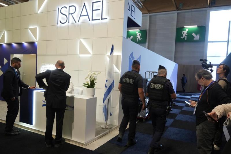 France to allow Israeli firms to take part in defense expo after reports ban was weighed