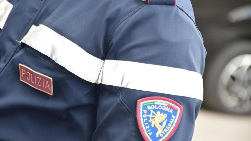 Truffa del ‘finto incidente’, due giovani nei guai dopo un controllo lungo l’autostrada A1