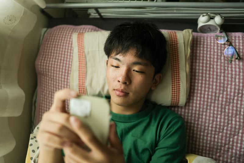 How do I know if my kid is worrying about food and their body too much? And what should I say?