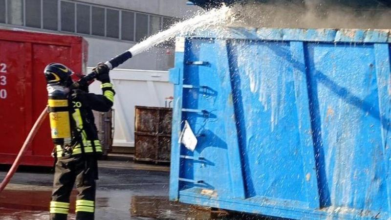 Brescello, vernici in fiamme alla discarica di Iren Ambiente