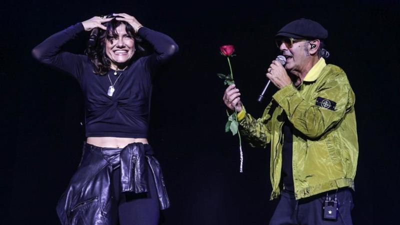 Elisa, Carboni e l’aneddoto della sua vita a Bologna: “Le mani sulla terra di San Luca prima di suonare”