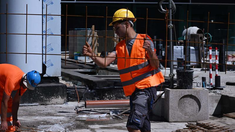 Salario minimo negli appalti comunali, via libera della giunta: “Il lavoro sia dignitoso”