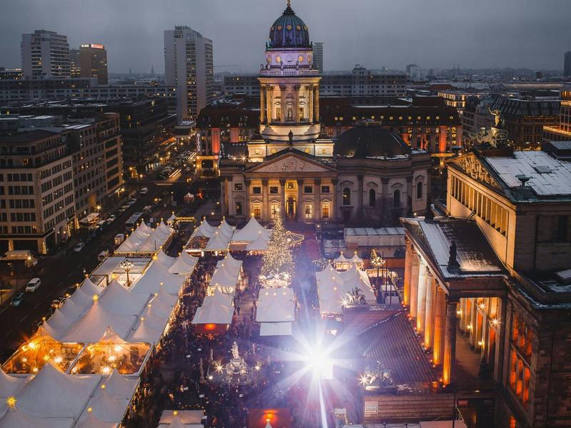 I mercatini di Natale distrutti dall'Islam