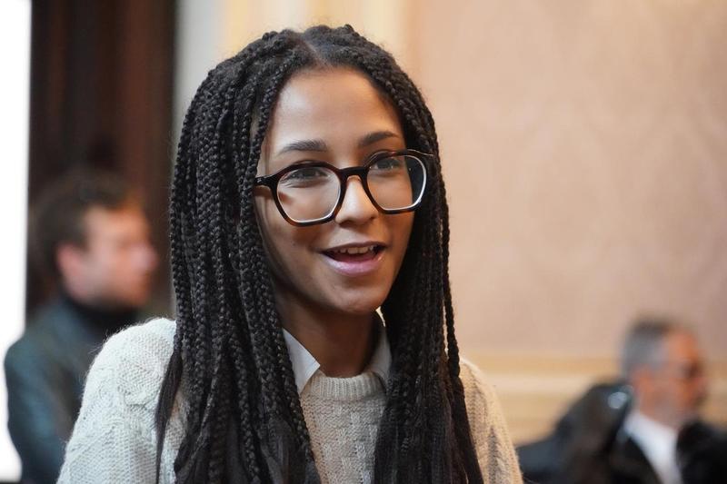 Mia Diop e il saluto in consiglio comunale: «Emozione immensa, porto Livorno con me». Ma c’è chi non applaude