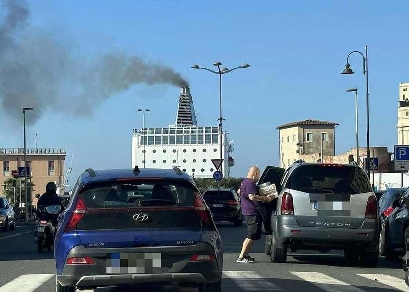 Livorno, inquinamento delle navi in porto. Ci siamo: centralina in via della Cinta esterna