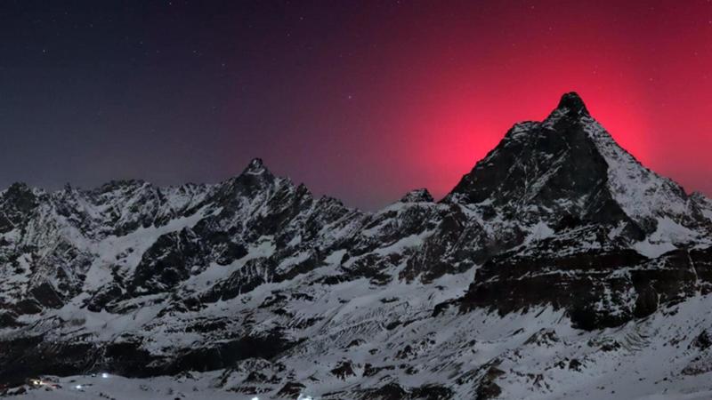 I cieli d’Italia illuminati dall’aurora boreale, uno spettacolo che nasconde insidie: ecco quali I cieli d’Italia illuminati dall’aurora boreale, uno spettacolo che nasconde insidie: ecco quali