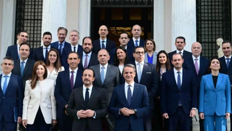 Ενόψει ραγδαίων διπλωµατικών εξελίξεων