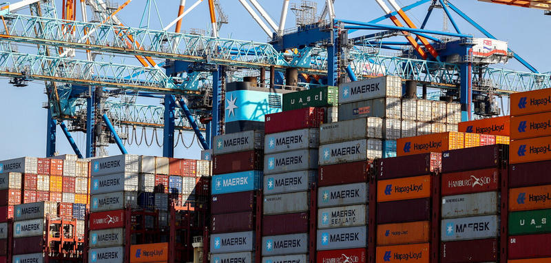 Hinter der Brandmauer