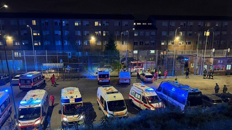 Rivolta al carcere di Como: tre agenti feriti, grave detenuto di 24 anni. Casa circondariale cinturata