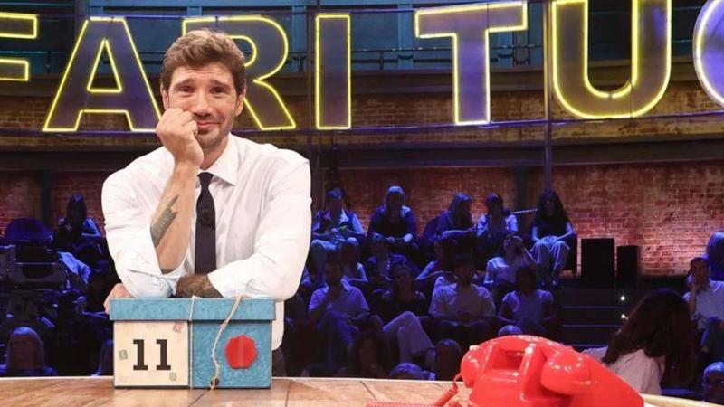 Affari Tuoi stasera e domenica non va in onda: perché salta due puntate il programma di Stefano De Martino