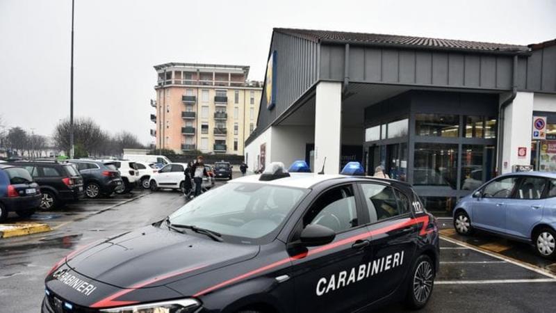 Accoltellò la moglie davanti alla Lidl: rito abbreviato per l’ex marito
