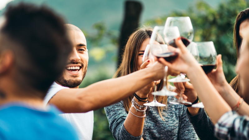 Oltre il calice. A Napoli si ragiona del futuro del vino fra consumatori genZ, produttori, esperti e chef