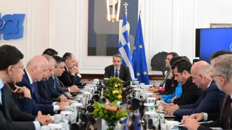 Η Κεντροδεξιά χρειάζεται τη ∆εξιά της