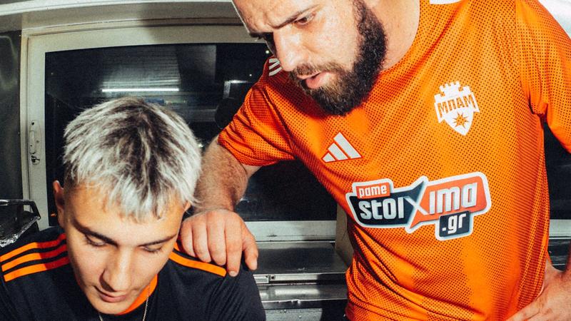 Fotbollsklubben som byggs med sociala medier som kärna Fotbollsklubben som byggs med sociala medier som kärna