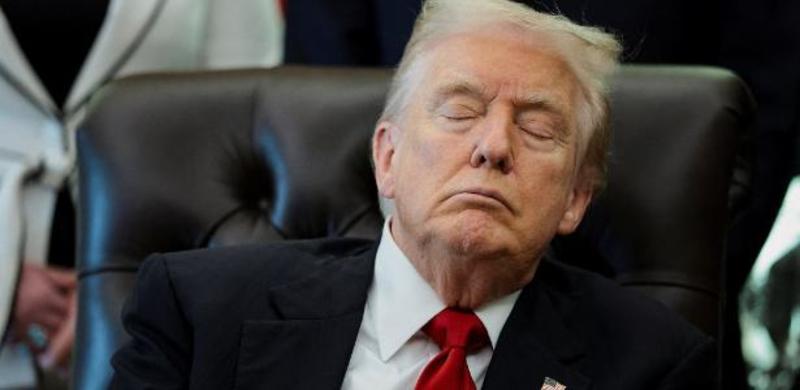 Assombrado pelo amigo Epstein, Trump aponta sua lança para América do Sul