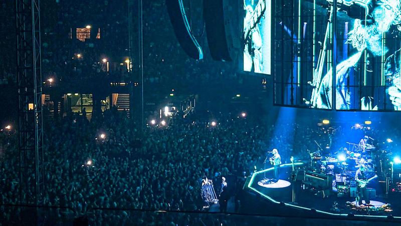 Il ritorno dei Radiohead: si accende la magia nella galassia dell’Unipol Arena /