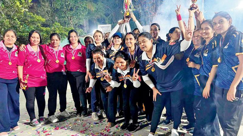 Co-operative hsg societies should co-operate more Co-operative hsg societies should co-operate more