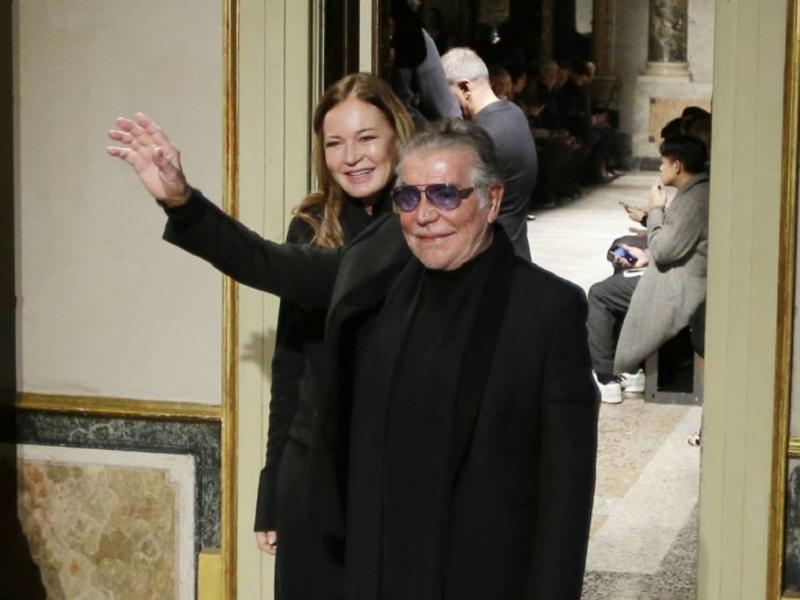 Miss Universo, la moda, i tre figli, la lettera di addio: la storia d'amore tra Roberto Cavalli e Eva Maria Duringer Miss Universo, la moda, i tre figli, la lettera di addio: la storia d'amore tra Roberto Cavalli e Eva Maria Duringer