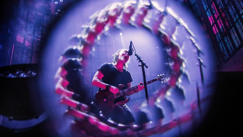 I Radiohead capirono i giorni d’oggi negli anni 90: ecco perché possiamo sentirci fortunati e felici /