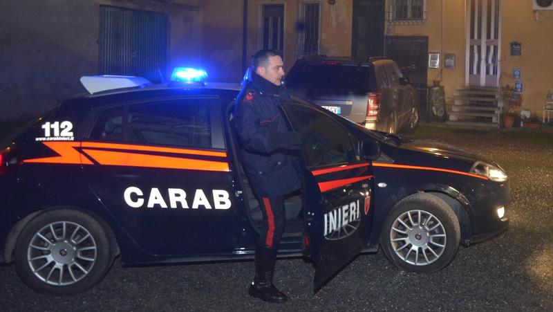 Pavia, furto di notte al Bar Niki. Ladri in fuga col registratore di cassa e con i Gratta&vinci (inutilizzabili)