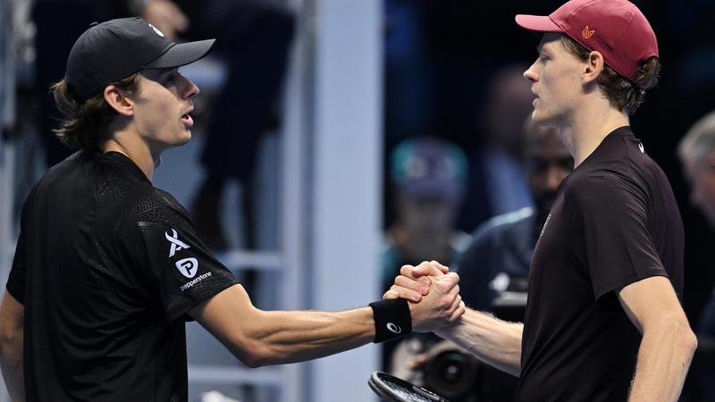 Sinner da 30 e lode: battuto De Minaur e finale a Torino /