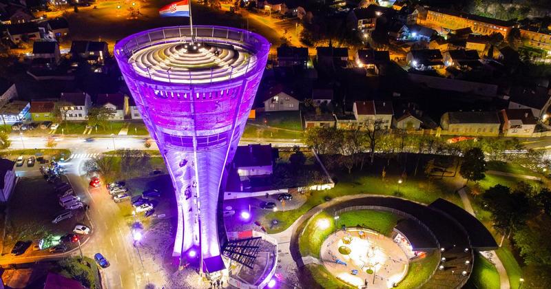 Često se moglo čitati da postoje kafići u koje isključivo idu Hrvati i oni u koje idu Srbi. Nemojte o tome razmišljati jer toga nema Često se moglo čitati da postoje kafići u koje isključivo idu Hrvati i oni u koje idu Srbi. Nemojte o tome razmišljati jer toga nema