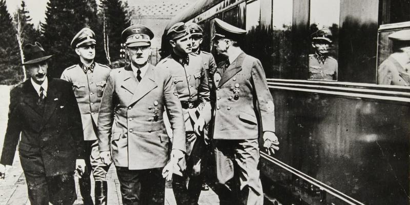 «Hitler hatte eine unentdeckte genetische sexuelle Störung» «Hitler hatte eine unentdeckte genetische sexuelle Störung»