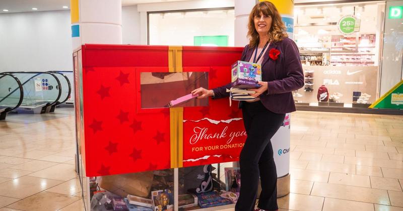 Shopping centre collecting gifts to help families in hardship Shopping centre collecting gifts to help families in hardship
