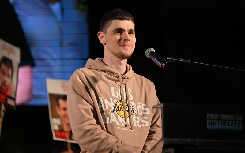 ‘You brought me home’: Ex-hostages thank protesters for their return, call for last 3 captives’ release