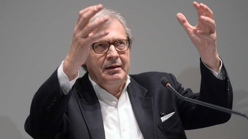 Sgarbi e il caso del dipinto rubato: chiesto il processo, ma cadono 2 accuse