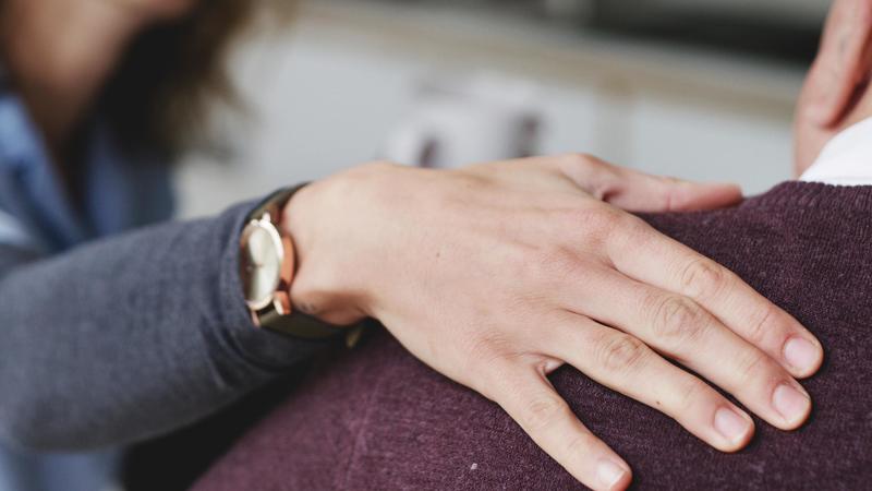 Denunciato per stupro, 73enne pronto a portare le prove video: “Rapporti consensuali”