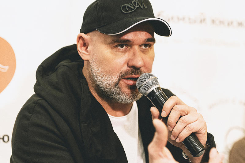 «Я украл его портрет»: Аверин рассказал, с кем разошлись его пути в театре