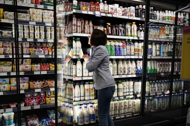 Τρία γιαούρτια, ένα χιλιάρικο