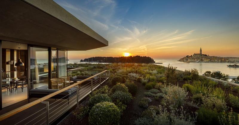 Hrvatski hotel u top 50 na svijetu: Noć stoji i 4500 €, zabranu leta čuvaju – sokolovi Hrvatski hotel u top 50 na svijetu: Noć stoji i 4500 €, zabranu leta čuvaju – sokolovi